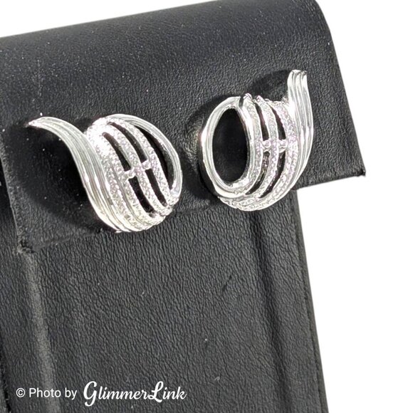 Vintage Coro Wing Flame Swirl Textured MCM Silver Tone Screw Back Earrings - Picture 2 of 9